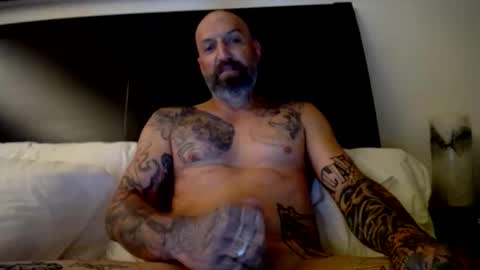 allaroundamazing13 online show from December 20, 1:34 am