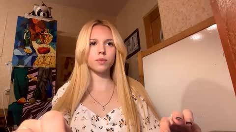 Snapshot of allegralenherr chatting on October 22, 2:08 pm Lina online show from October 22, 2:08 pm
