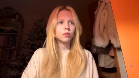 Lina online show from December 17, 6:20 am