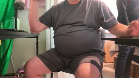 Allergictolove online show from October 7, 4:25 pm