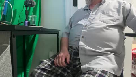 Allergictolove online show from January 29, 10:32 pm