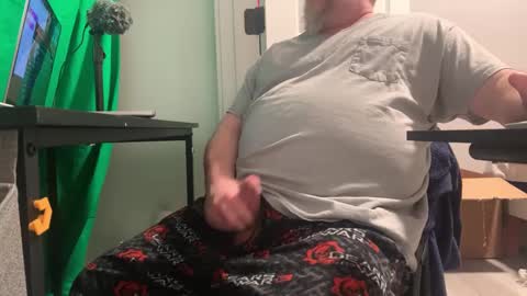 Allergictolove online show from February 8, 7:59 pm