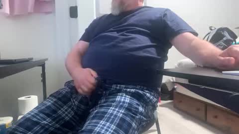 Allergictolove online show from February 17, 11:15 pm