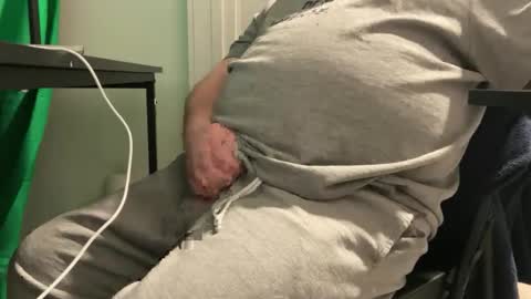 Allergictolove online show from February 12, 4:33 am