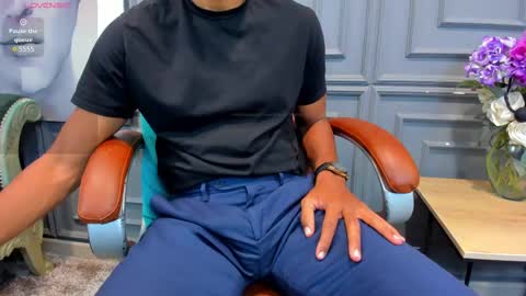 Snapshot of allessandrosantos chatting on February 22, 4:29 am                                 Help me reach 100 likes online show from February 22, 4:29 am