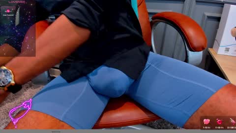 Snapshot of allessandrosantos chatting on December 25, 8:07 pm                                 Help me reach 100 likes online show from December 25, 8:07 pm