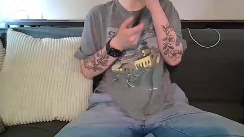 alliebearx online show from April 21, 9:00 pm