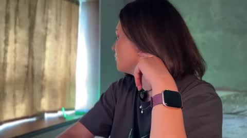 Allie online show from April 20, 11:46 am