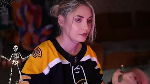 Allie online show from October 23, 11:23 am