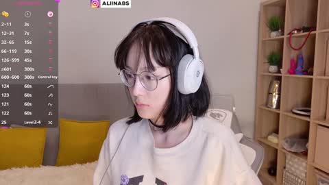 Snapshot of alllinaeve chatting on February 9, 1:55 am Alina online show from February 9, 1:55 am