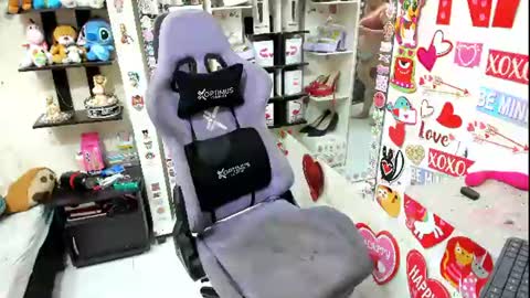 allsson_miller online show from June 19, 3:01 am