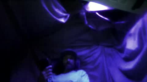 allupinyou1 online show from April 4, 6:04 pm