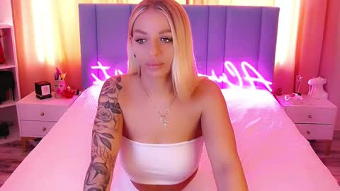 AlwaysHot online show from March 6, 3:24 am