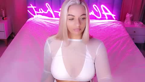 AlwaysHot online show from November 28, 2:30 am