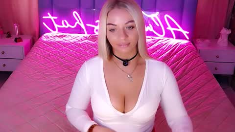 AlwaysHot online show from March 6, 2:54 am