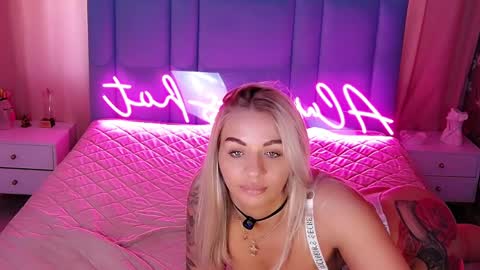 AlwaysHot online show from April 4, 2:29 am