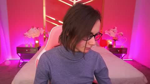 allymiss online show from December 18, 8:42 am