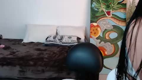 alma_art_ online show from June 24, 11:23 pm