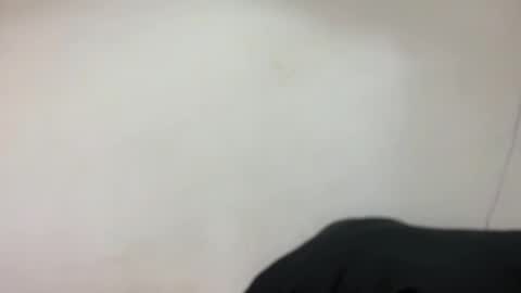 larah online show from November 27, 7:05 am