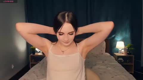 Alona online show from June 17, 8:25 pm
