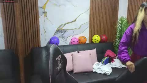 alonddra_tay online show from June 22, 11:28 am
