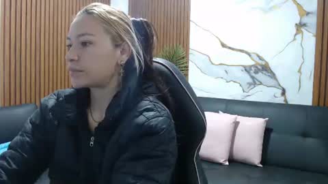 alonddra_tay online show from July 29, 11:32 am