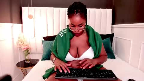 Alondra  online show from June 3, 2:33 pm