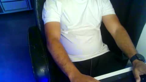 Snapshot of alpha6998 chatting on October 18, 10:14 pm alpha6998 online show from October 18, 10:14 pm