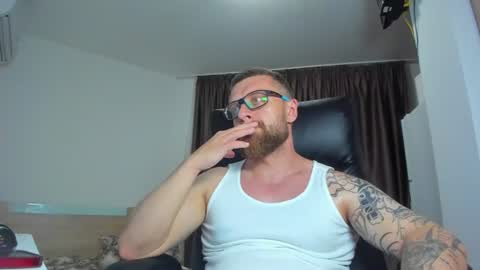 Alphaalexxx Lets reach Me 100 thumbs up online show from July 28, 7:39 pm