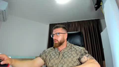 Alphaalexxx Lets reach Me 100 thumbs up online show from June 13, 6:51 pm