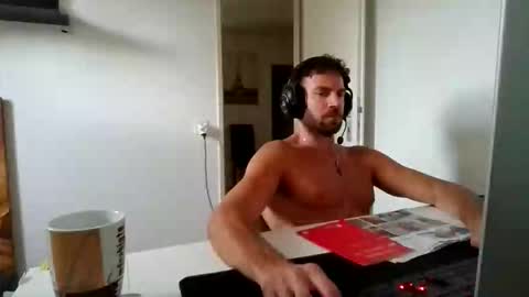 alphah_hunk online show from June 9, 5:01 pm