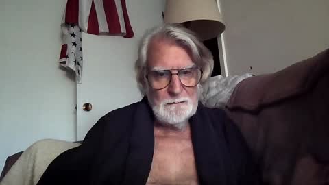 AlphaUniform online show from December 10, 5:33 pm