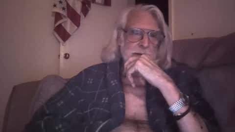 AlphaUniform online show from April 1, 3:40 am