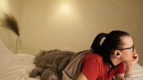 Lucid Dreaming online show from December 21, 8:59 pm