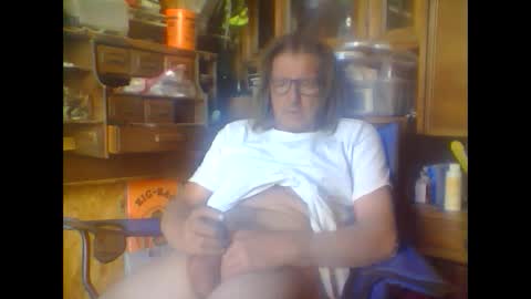 alwayshard4u1 online show from January 1, 7:10 pm