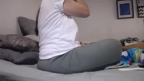 Alyn Maria online show from February 18, 2:33 am