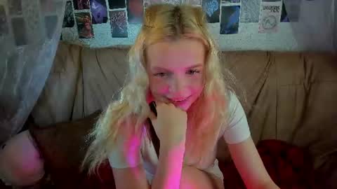 Alysa   7GMT  online show from July 15, 5:06 pm