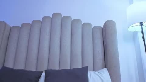 alysha_xia_ online show from March 9, 4:17 am