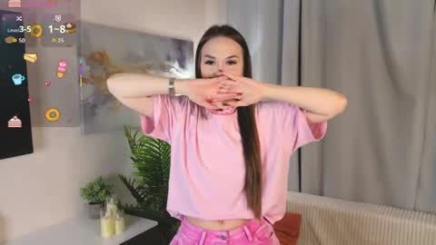 Mona online show from June 5, 4:23 pm