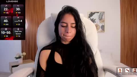 alyssabeauty_ online show from July 28, 8:45 pm