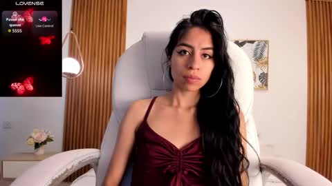 alyssabeauty_ online show from January 5, 8:45 pm