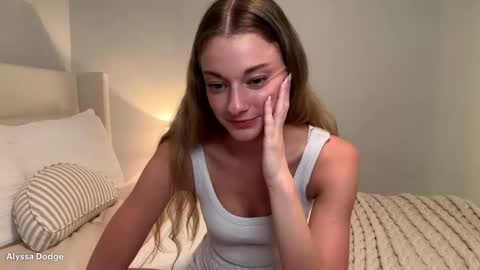 Alyssa online show from March 5, 8:29 pm