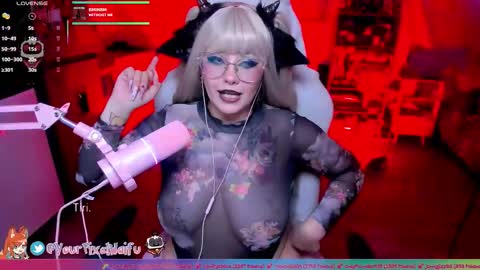 Snapshot of alyssaromanova chatting on September 19, 4:38 am  . Monday to Saturday at 10pm and 6am Colombia time online show from September 19, 4:38 am