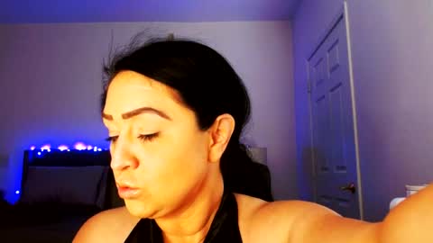 Alyssiaamorexo online show from June 17, 10:48 pm