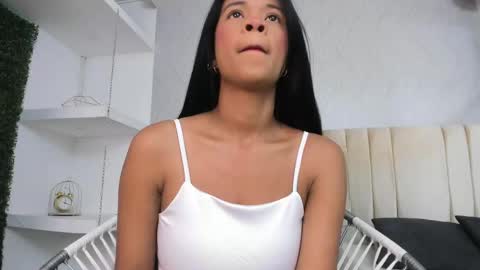 Snapshot of amaia_baez chatting on February 9, 7:30 pm AMAIA online show from February 9, 7:30 pm