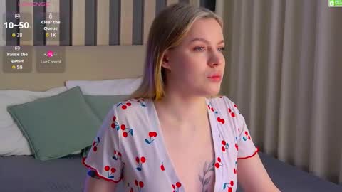 Amalia online show from January 19, 1:21 pm