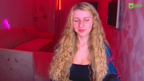 Amalia online show from December 1, 3:10 pm