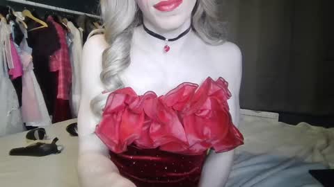 Snapshot of amaliecd chatting on January 19, 10:06 pm Amalie online show from January 19, 10:06 pm