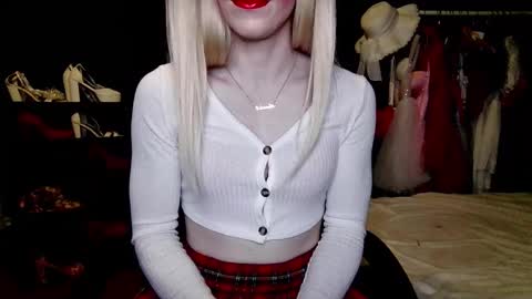 Amalie online show from November 20, 9:23 pm