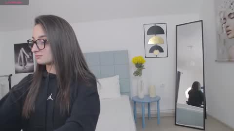 Amalia online show from February 16, 7:34 pm